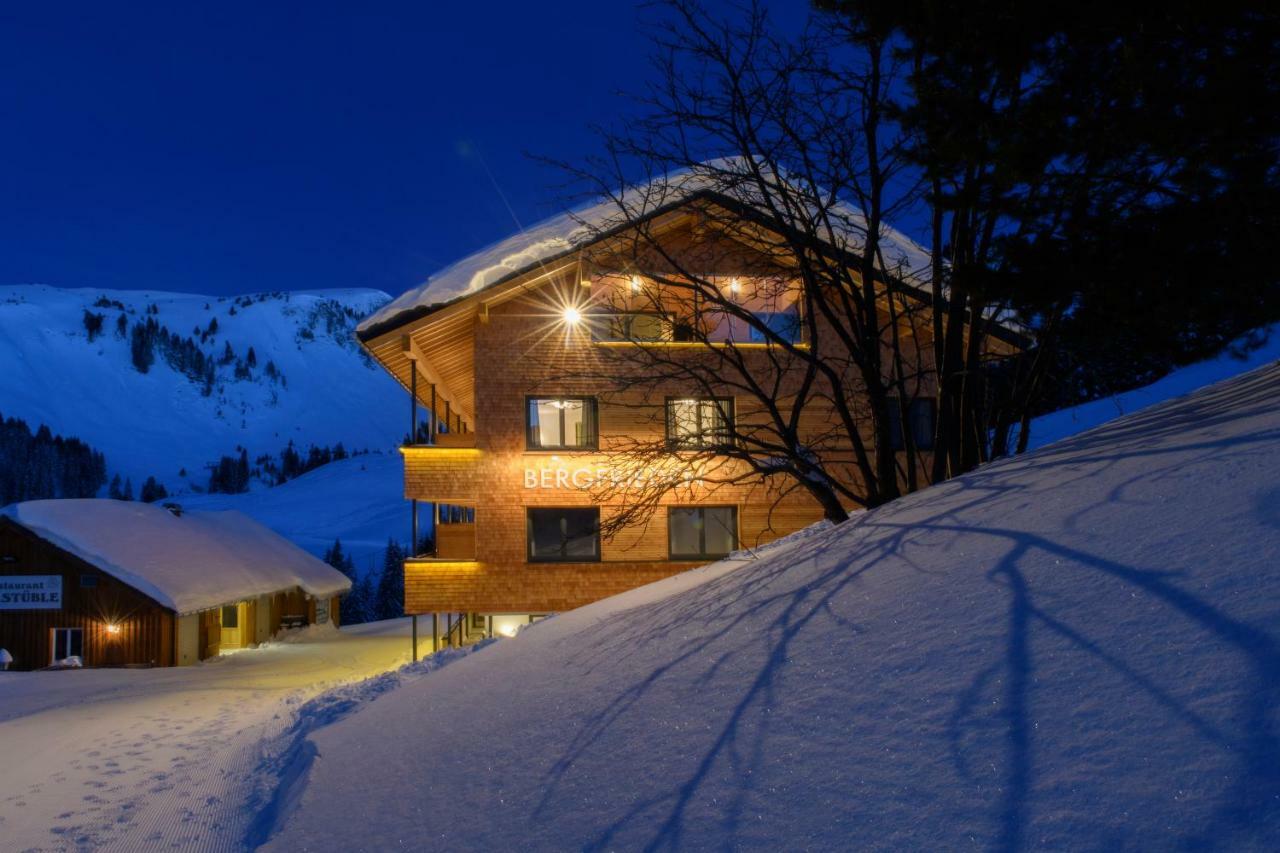 Almstueble Bergfrieden Hotel Damuels Kültér fotó