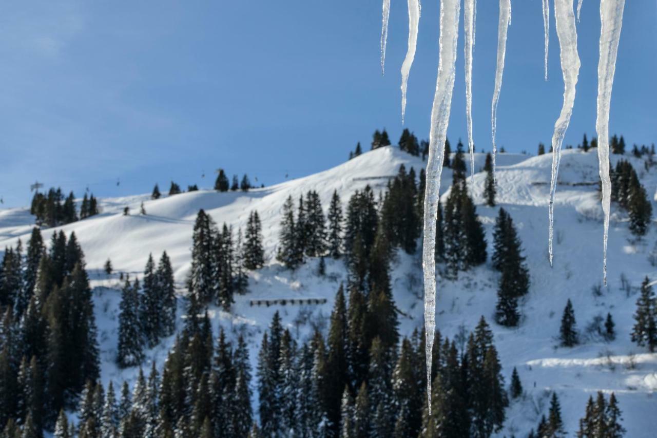 Almstueble Bergfrieden Hotel Damuels Kültér fotó