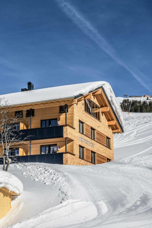 Almstueble Bergfrieden Hotel Damuels Kültér fotó